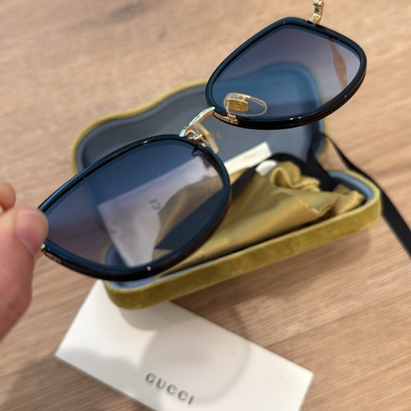 Gucci 56mm Gradient Cat eye Sungalsses - Picture 13 of 13